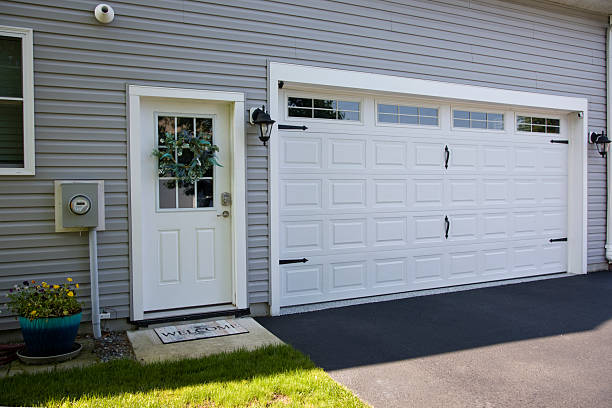 24/7 Emergency Garage Door Panel Replacement experts in Jacinto City, TX